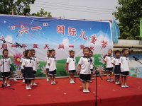 這是中班的圓周率背誦，好長啊，他們背的一字不差，厲害吧！鼓掌....