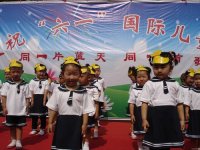 伸伸小舌頭，好可愛呦??！