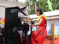 尤老師的鋼琴獨奏真棒！！