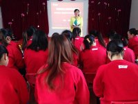 檢查結束后，幼兒園召開黨的群眾路線教育實踐活動工作會議