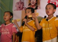 瞧，咱的山東快板地道不？